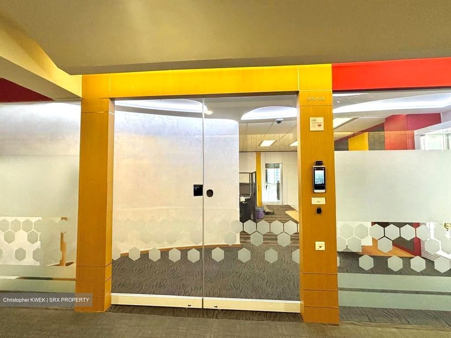 United Square (D11), Office #633726211